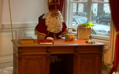 De onderbouw op bezoek bij Sinterklaas